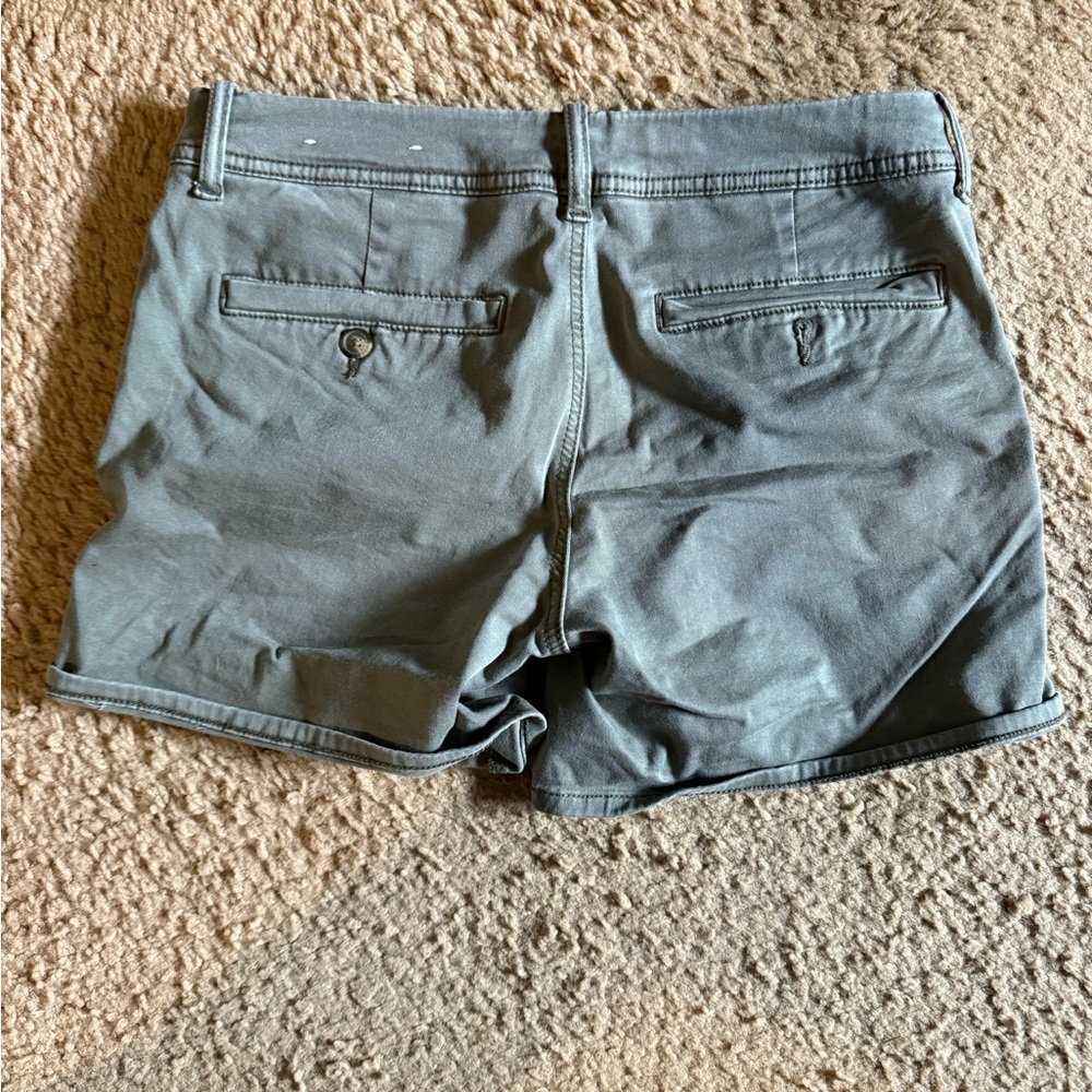 American Eagle Outfitters Women's Olive Green Cargo Shorts - Picture 2 of 3